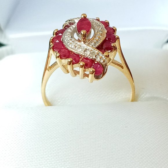 (SOLD) Vintage 10K Y.Gold Ruby Diamond Cluster Ring, Sz6 - Picture 4 of 10
